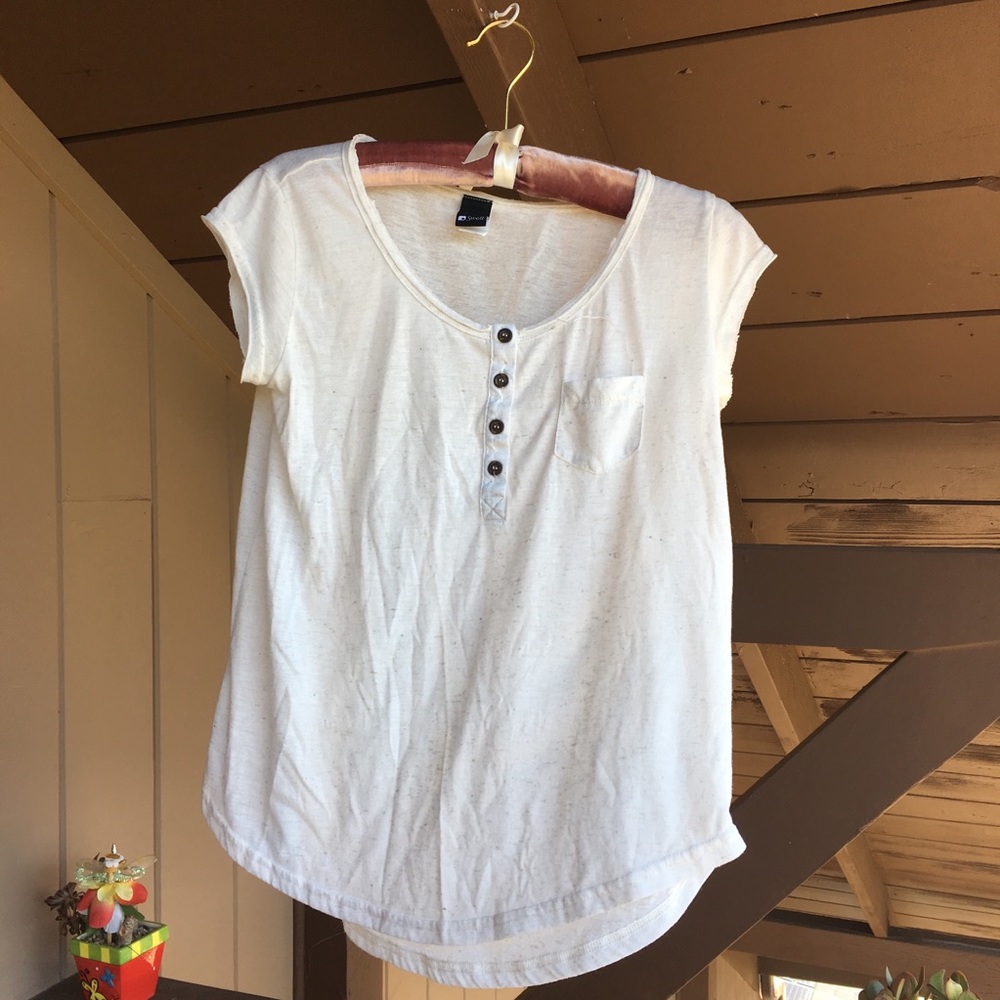 White tee